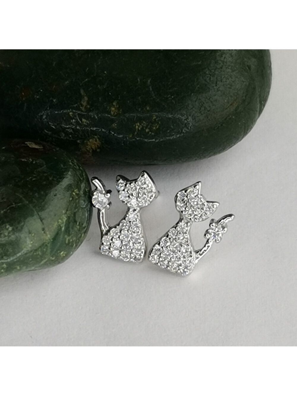 Two Small Cats CZ stud Earrings 🆕